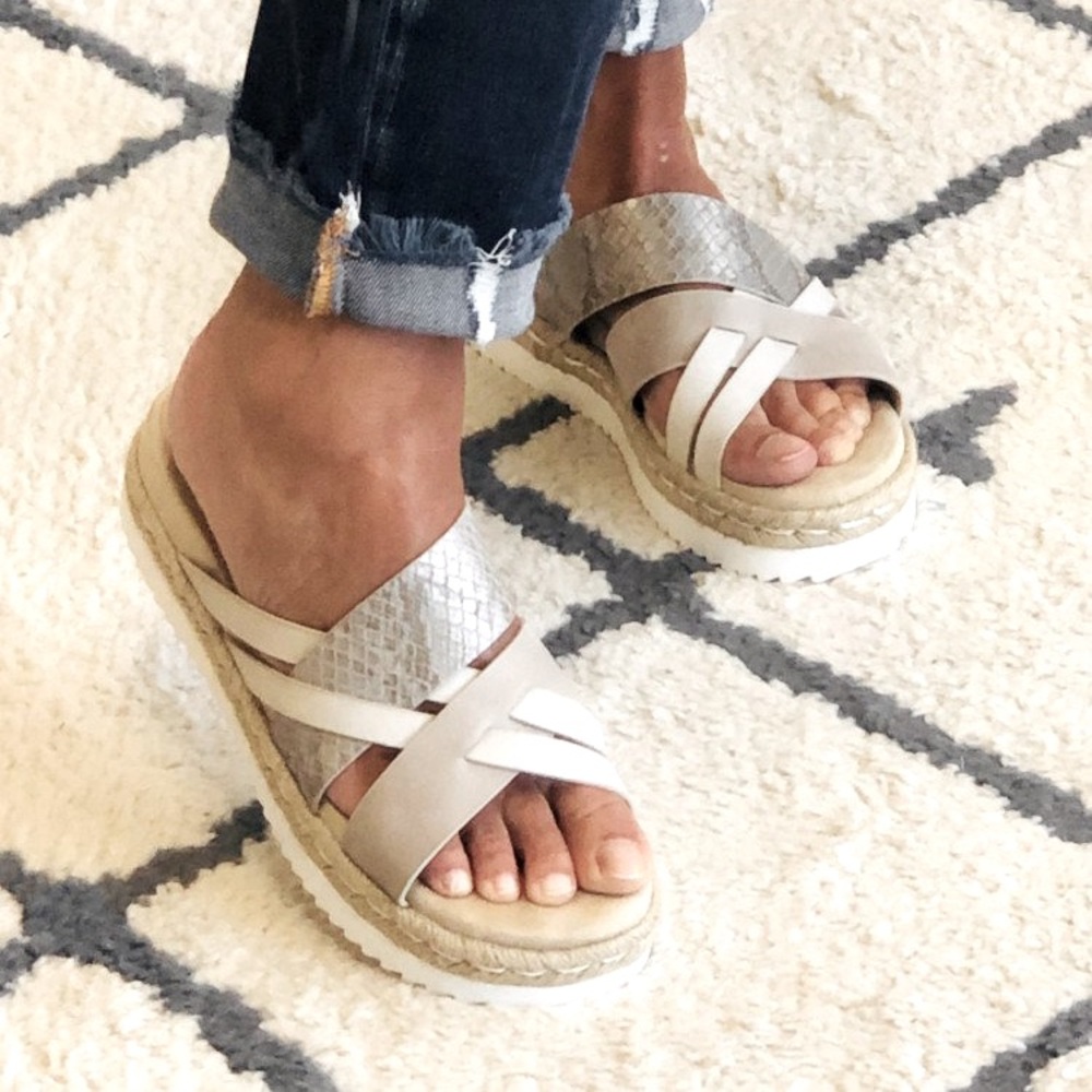 Women’s sandals